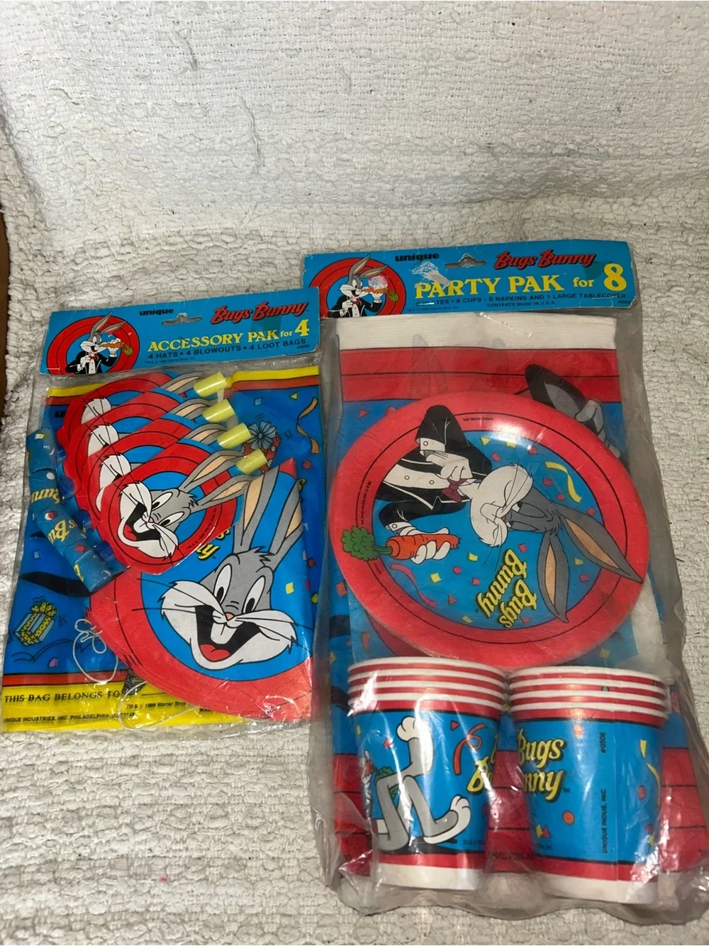 Vtg Warner Bros 1989 Bugs Bunny Bday Party Pak for 8 & Accessory Pak for 4 NOS